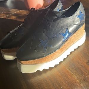 Stella McCartney Elyse Star Platform, black w/blue sparkle star. Size 36